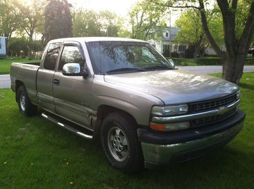 2002 chevrolet silverado 1500 extended cab. great truck!