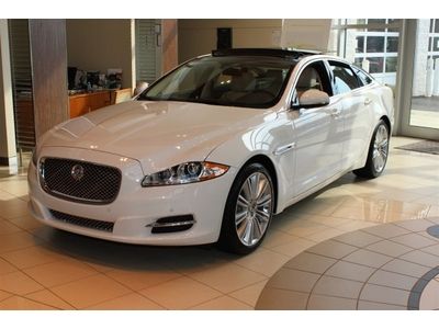 Awd v6 supercharged rear dvd portfolio massage heated cooled moonroof navi pano
