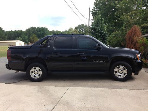 2013 chevy avalanche leather back up camera black diamond edition