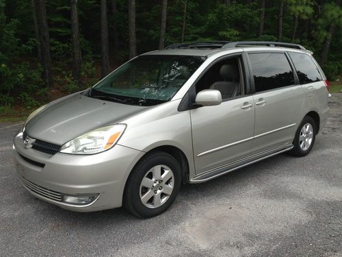 2004 toyota sienna xle *one owner* all major services done at toyota w/ records