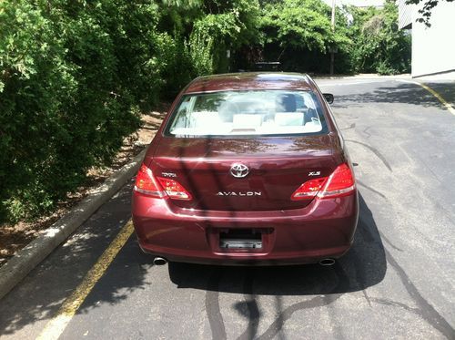2006 Toyota Avalon XL Sedan 4-Door 3.5L, image 2