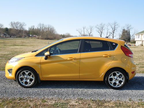 2011 ford fiesta ses hatchback 4-door 1.6l