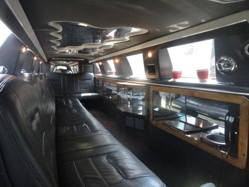 2001 Lincoln Town Car Executive 175