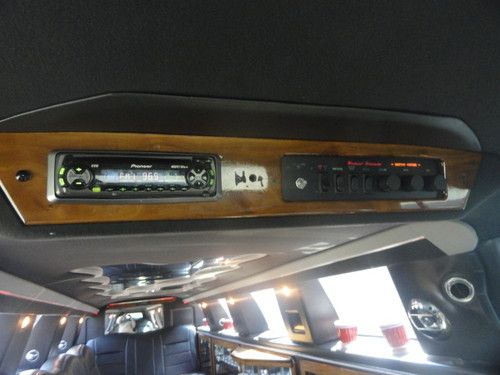 2001 Lincoln Town Car Executive 175