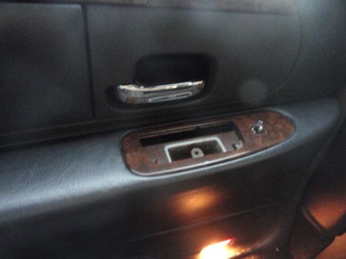 2001 Lincoln Town Car Executive 175