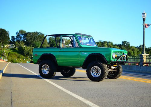 Ford bronco, early bronco, 66 77 bronco, 302 ford, 4x4 truck, custom