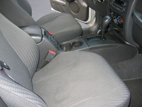 2004 Jeep Liberty Renegade Sport Utility 4-Door 3.7L, image 10