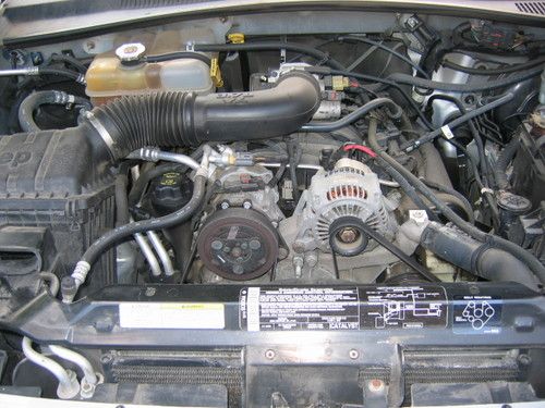 2004 Jeep Liberty Renegade Sport Utility 4-Door 3.7L, image 11