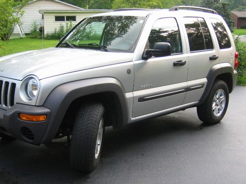 2004 Jeep Liberty Renegade Sport Utility 4-Door 3.7L, image 12