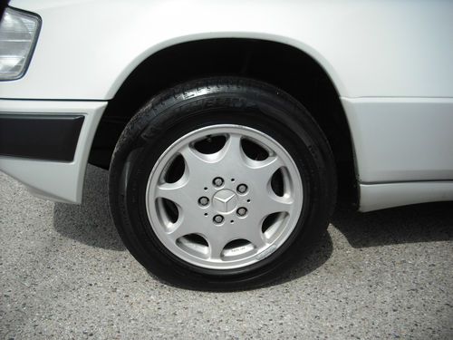 1989 Mercedes-Benz 300CE Base Coupe 2-Door 3.0L, image 8