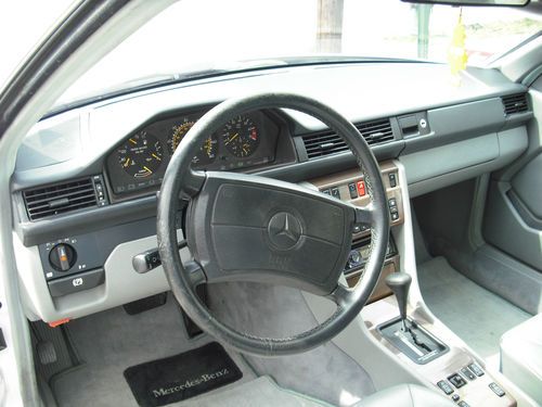 1989 Mercedes-Benz 300CE Base Coupe 2-Door 3.0L, image 14
