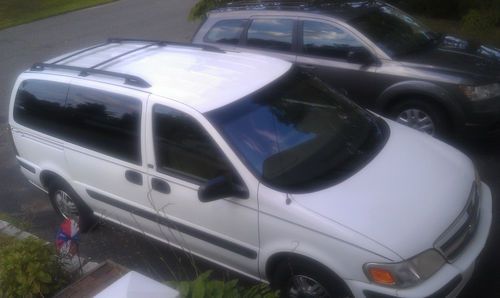 White 2002 chevrolet venture mini van great condition