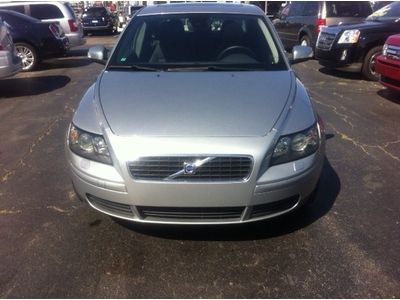 Fresh Trade In, Runs and Drives Great 2 Owners Super Clean, image 2