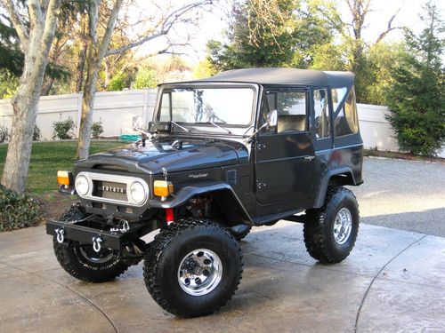 California  1973 fj40 landcruiser 4x4 350 chevy motor sprung over restored