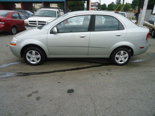 2005 chevrolet aveo 4 door