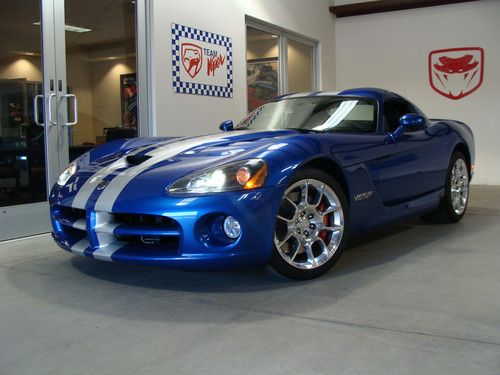 Like new 2008 dodge viper srt/10 coupe - 600hp, 836 miles, fully loaded - mint!!