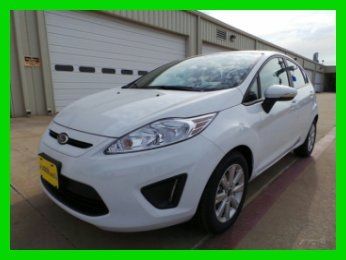 2013 se new 1.6l i4 16v automatic fwd hatchback moonroof premium