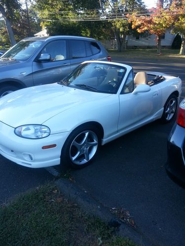 2000 mazda miata ls convertible 2-door 1.8l