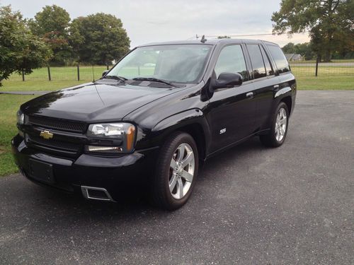 2006 trailblazer ss, black on black, awd thousands in new parts!