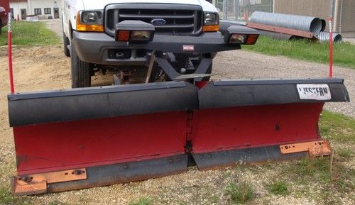 Ford F-250 cab abd chassis with Western snow plow, image 17