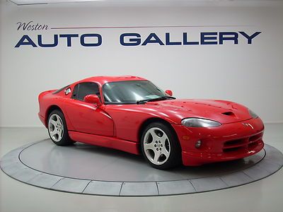 2000 dodge viper gts!