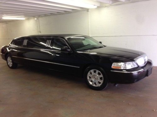 2007 lincoln town car limousine 70" black 1 owner 62k miles by royale!!