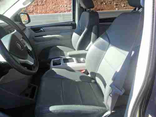 2009 Volkswagen Routan SEL Mini Passenger Van 4-Door 4.0L, image 9