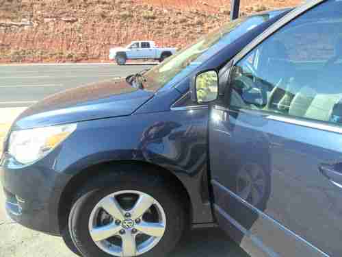2009 Volkswagen Routan SEL Mini Passenger Van 4-Door 4.0L, image 11