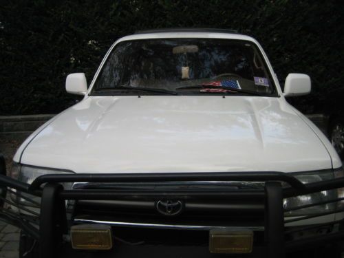 1998 Toyota 4Runner Limited Sport Utility 4-Door 3.4L, image 2