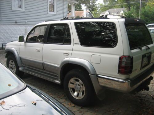 1998 Toyota 4Runner Limited Sport Utility 4-Door 3.4L, image 3
