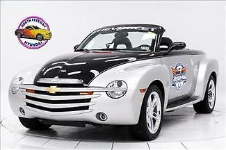 2006 chevrolet ssr 6.0l v8 interior chrome pkg chrome wheels carpeted bed w/wood