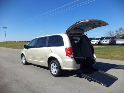 2013 dodge grand caravan wheelchair/handicap ramp van rear entry conversion