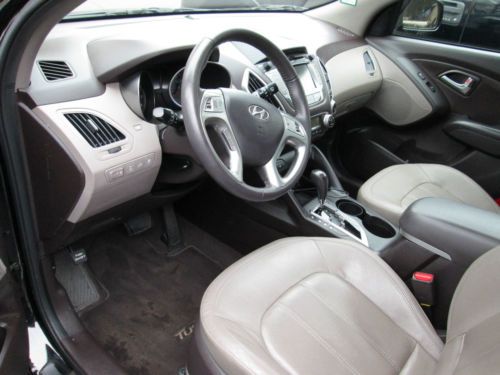 2011 Hyundai Tucson Limited Sport Utility 4-Door 2.4L, image 3