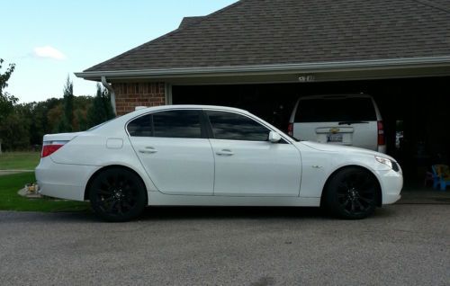 2006 bmw 530i base sedan 4-door 3.0l with black m5 wheels