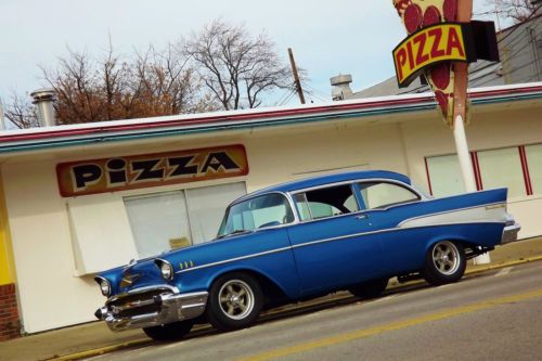 RARE! RELIABLE, RESTOMOD,AFFORDABLE SHOW CAR CUSTOM BLUE BEAUTY, image 3