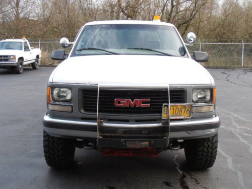 Surplus Lifted 1999 1Ton Crew Cab 4x4 Flatbed Work Truck, image 2