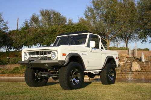 1976 early ford bronco 4 x 4