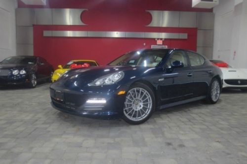 2011 porsche panamera 4dr hb