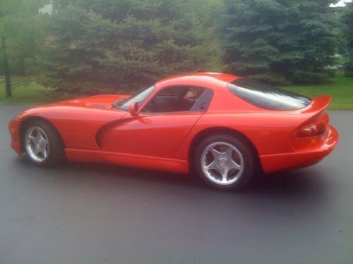 1997 dodge viper gts (mint condition)