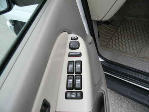 2002 GMC Yukon XL 1500 SLT Sport Utility 4-Door 5.3L, image 7