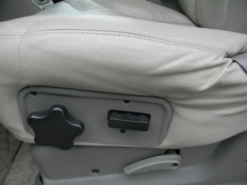 2002 GMC Yukon XL 1500 SLT Sport Utility 4-Door 5.3L, image 8