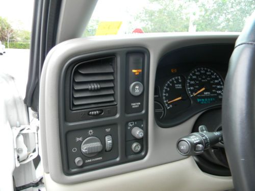 2002 GMC Yukon XL 1500 SLT Sport Utility 4-Door 5.3L, image 9