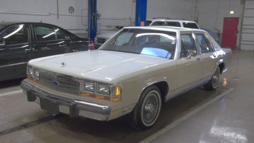 1984,1985,1986,1987,1988,1989 ford crown victoria sedan 4-door 5.0l