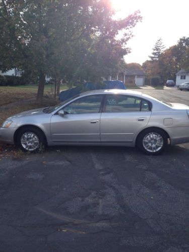 2003 nissan altima base sedan 4-door 2.5l