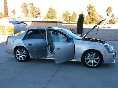 Cts-v 6 speed manual 6.0liter ls2 sports 4 door sedan moonroof navigation onstar