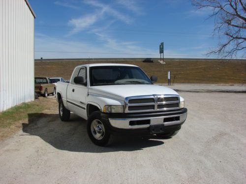 2001 dodge ram 1500 slt laramie automatic 5.2 v8 white / tan