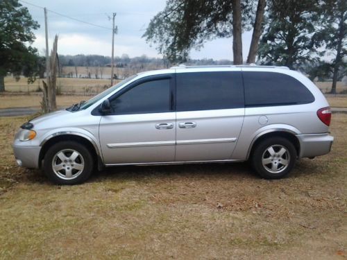 2004 dodge grand caravan van w/ wheelchair lift