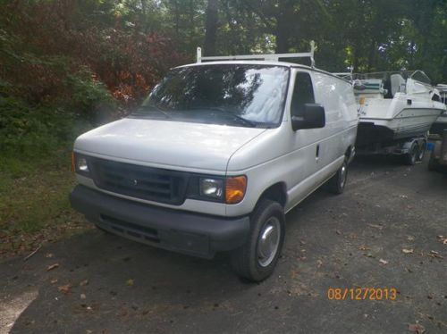 2005 ford e-350 super duty base standard cargo van 2-door 5.4l