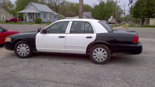 2007 ford crown victoria police interceptor sedan 4-door 4.6l