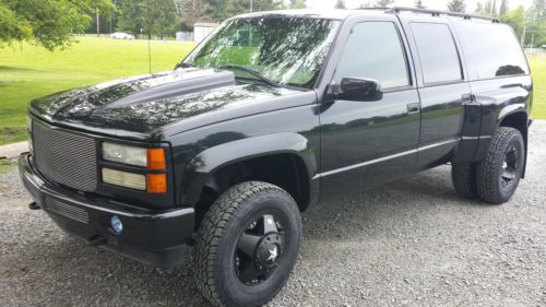 Custom 1999 gmc suburban 4wd * 454 big block with a whipple supercharger